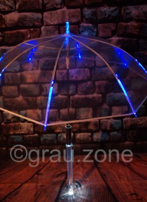 LED-Regenschirm Transparent Blau mit eingearbeiteter Taschenlampe